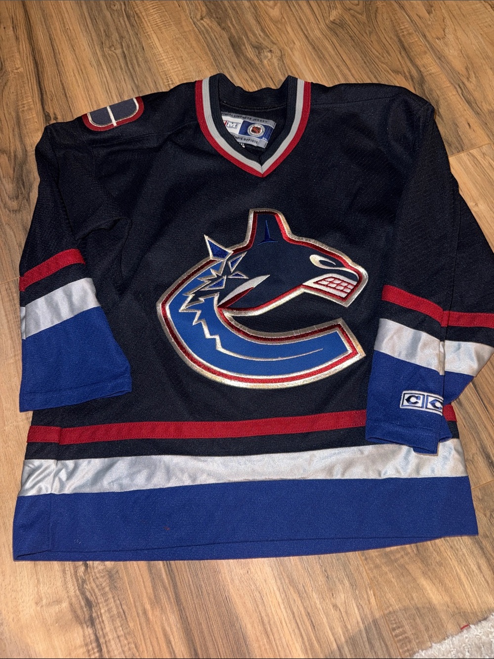 Vintage Vancouver Canucks Jersey youth large Blue Orca CCM NHL Hockey  Sportswea